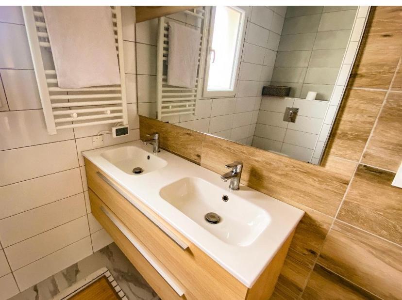 Maison Au Calme Avec Piscine Riviere-Saas-et-Gourby Buitenkant foto